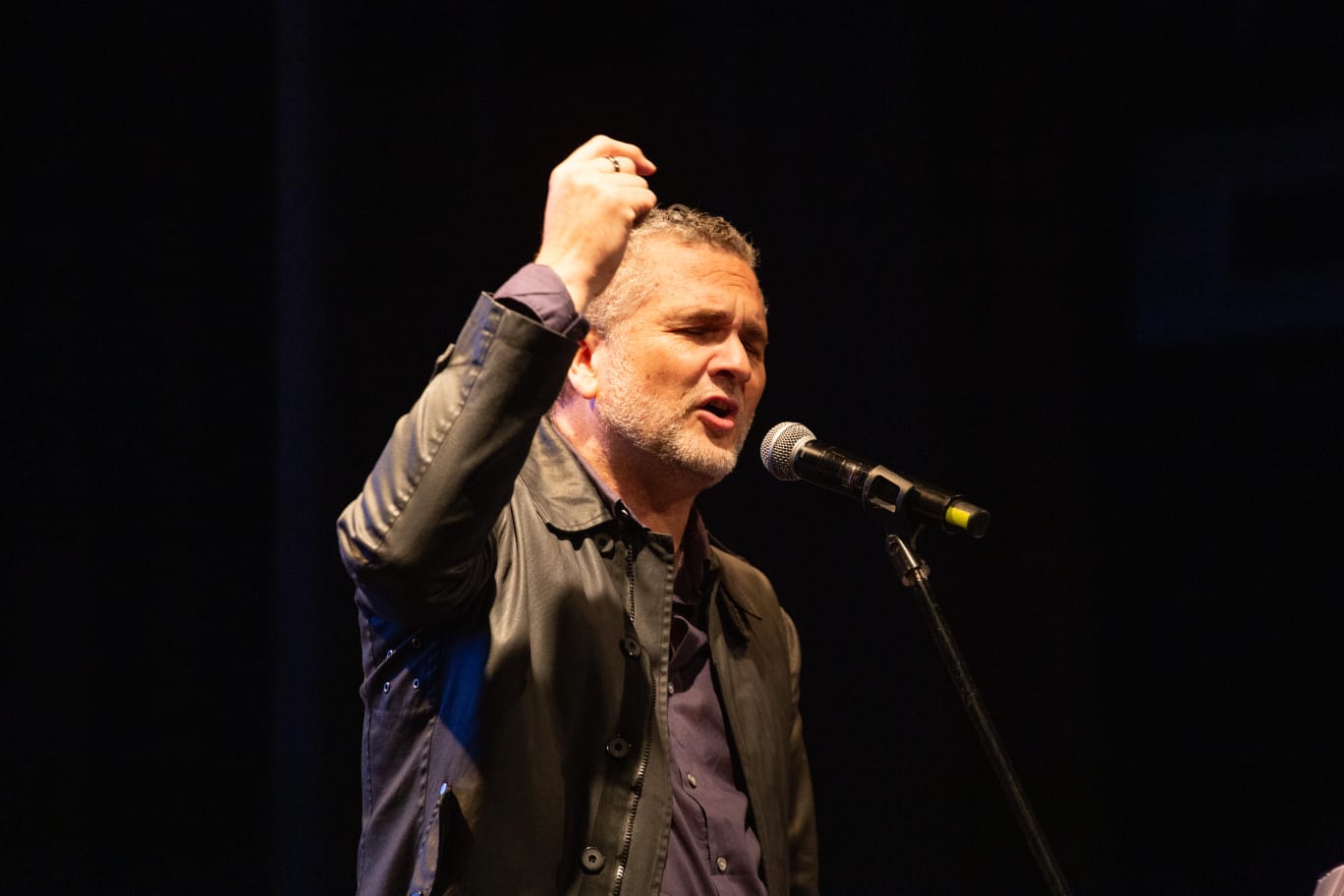 Fernando Borroni  presenta “Siempre hubo una canción”