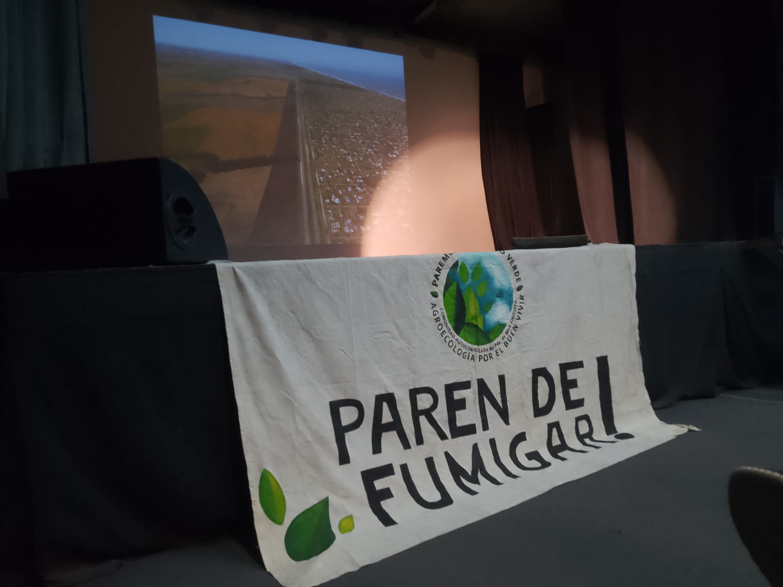 Se proyectó el film «El Agrónomo» en Santa Clara y reavivó un histórico debate en Mar Chiquita respecto a los agrotóxicos