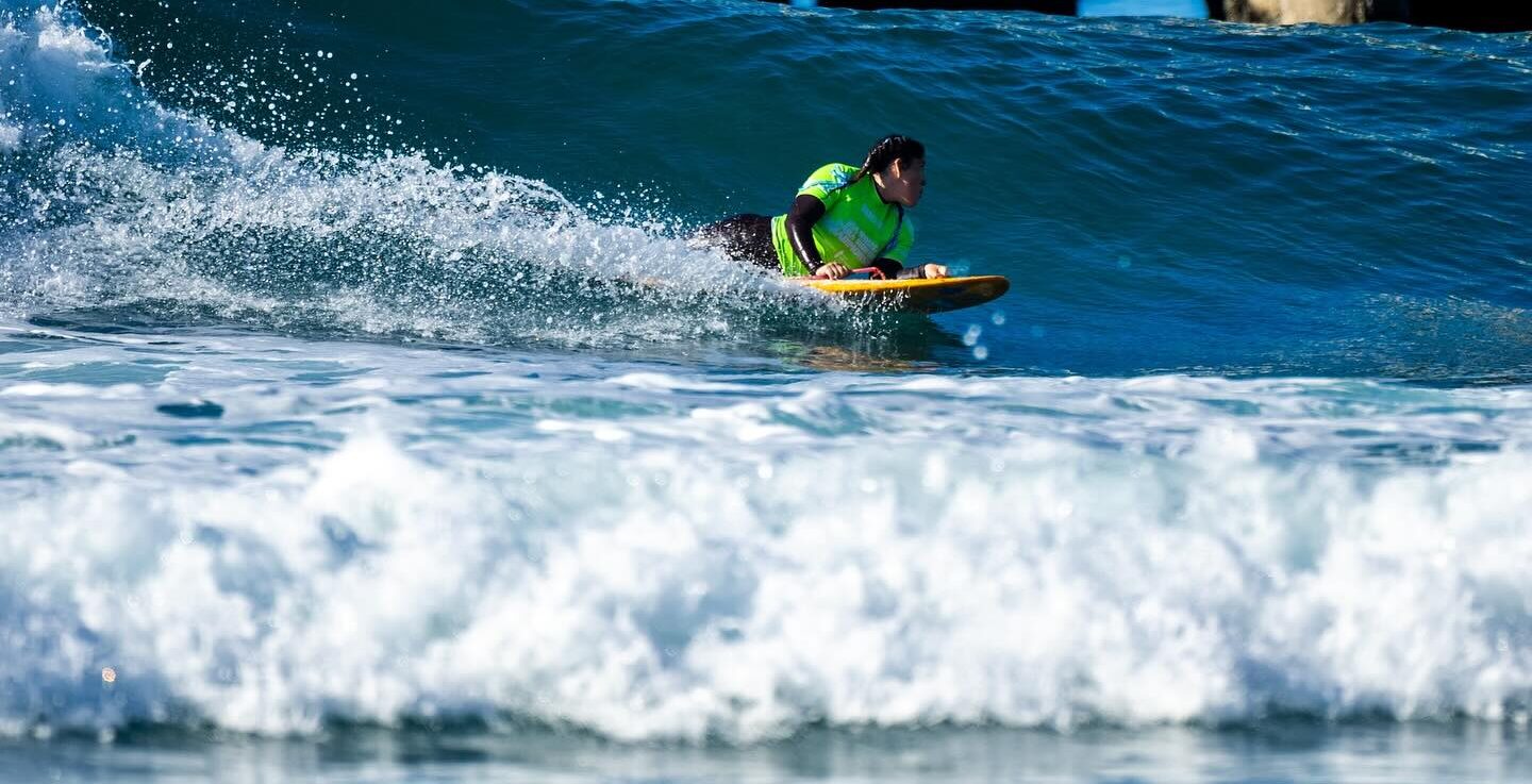 Georgina Melatini pasó a la semifinal del Mundial de Parasurf que se disputa en Estados Unidos